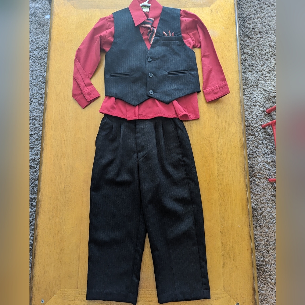 4 Piece Boys Suit size 5